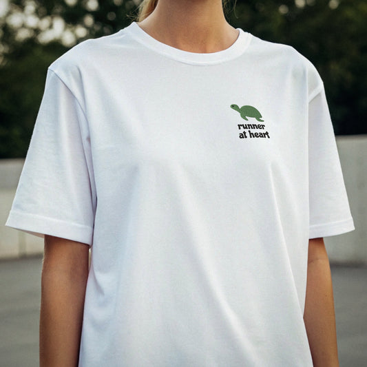 Product picture Runner at heart unisex oversized t-shirt white